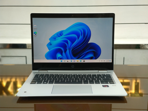 giant_323145 giant_323145